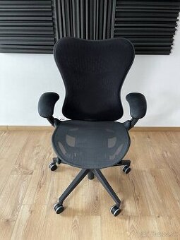 Herman Miller Mirra 2 s opierkou Butterfly