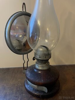 Predám starožitnú petrolejovú lampu - poškodené sklo