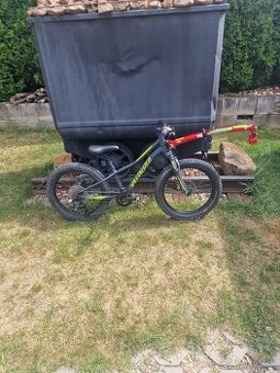 Predam detsky bicykel specialized