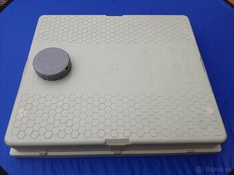 predám plast.striešku na úľ so štvorstranným krmítkom