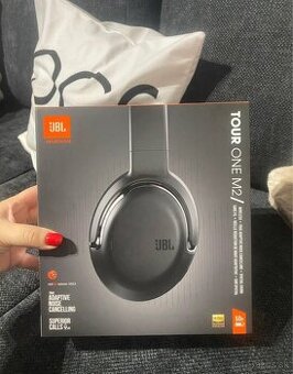 JBL Tour one m2 - 1