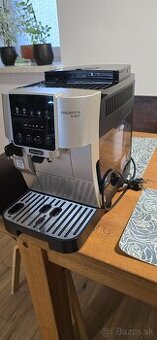 Delonghi MAGNIFICA START sivá