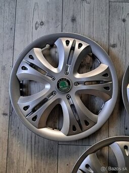 Kryty kolies, puklice - 3 kusy R15