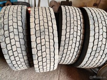 • 315/70 R22,5 APOLLO - KOMPLET NA DISKOCH