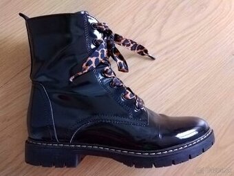 Prechodné topánočky lesklé