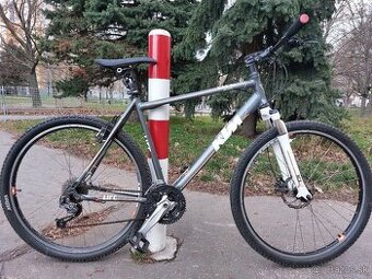 29"Ktm s hydraulikou.pekný v dobrom stave (Carbon/karbón,in