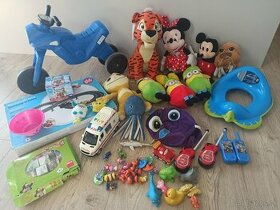 Balík hraných hračiek a odrážadlo - 1