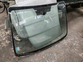 Mazda 5 čelné sklo