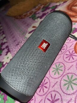 Predám jbl flip esential 2