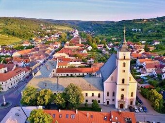 Na predaj atraktívny, investičný pozemok 5971m2 - Svätý Jur