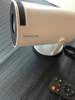 Projektor Magcubic HY 300