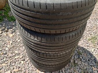 Predam 4ks pneu 195/50/r15 letne 82V   Vredestein