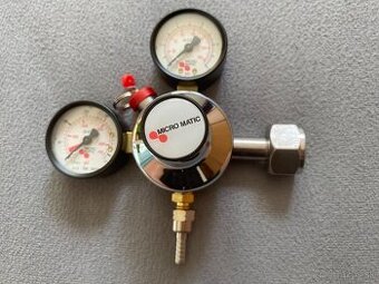 Regulator tlaku hodiny CO2 - 1