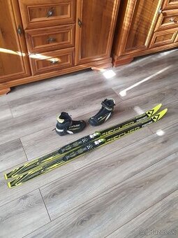 Predam bezkovy set,FISCHER,130 cm,NNN,c.34,supiny