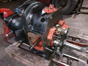 Zetor traktor ZTS medziskrina UR2 B - C