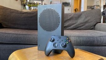 Xbox Series S 1TB BLACK + Xbox Sluchadla
