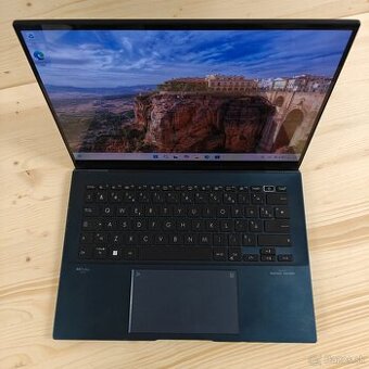 ASUS Zenbook 14 OLED – 2.8K / i5-1240P / 16GB / 512GB