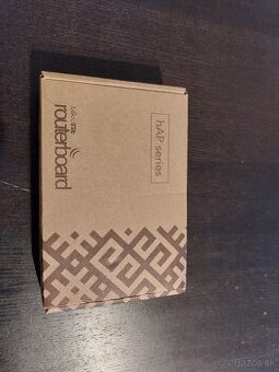 Router HAP ac2 a antena ZTE MF268