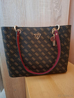Kabelka Guess