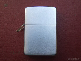 Zapalovač ZIPPO rok 1968, Pekný stav. Funkčný