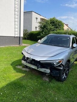 Alfa Romeo Stelvio 2.0 Turbo 16V AT8-Q4 Ti