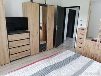 Predám pekný rodinný dom zariadený-novostavba pri BB