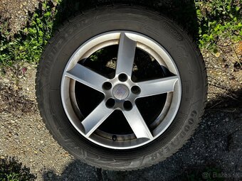 Zimne pneumatiky 215/60 R16 na orig.diskoch 5x112