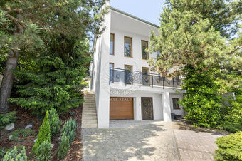 NOVOZREKONŠTRUOVANÝ 3PODLAŽNÝ ROD. DOM SO ZÁHRADOU POD LESOM