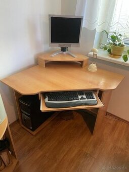 Stolík + komplet PC
