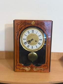 Nástenné hodiny Jantar (made in USSR)