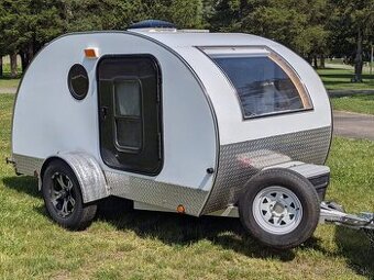 Na prenájom: Štýlový mini karavan pre výlety a dovolenky