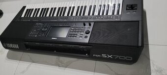 Yamaha PSR SX700