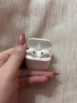 Apple AirPods 2 generácie