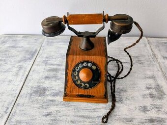 Starožitný telefón - Tesla