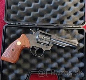 revolver Colt TROOPER MK III.357 Mag. 4" plus plastový kufrí