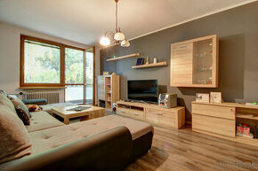 Na predaj: 2 izbový byt 81 m² s pivnicou + záhrada, Jelka