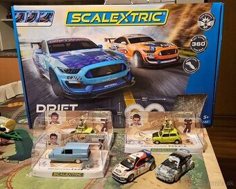 Autodráha Scaletrix Mr Bean Reliant Ford Mustang Focus