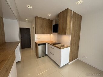 PRENÁJOM NADŠTANDARDNEJ GARZÓNKY, 25m2, ŽILINA-CENTRUM