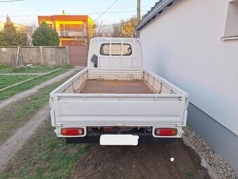Kia K2700