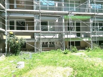 NA PREDAJ 2- IZBOVÝ BYT V TRENČ. TEPLICIACH, SNP 67 M2 S...