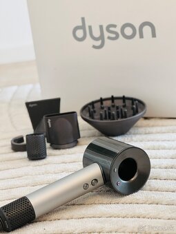 DYSON supersonic fen na vlasy s nadstavcami