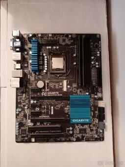 Zakladna Doska s RAM kartamy a Procesorom