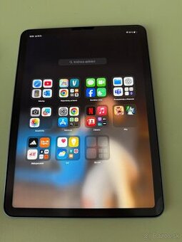 Predám iPad Air 5. generácie (64 GB) + klávesnica v hodnote