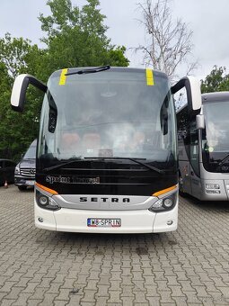 Čelné sklo pre autobus Setra 500 hd s montážou