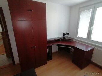 Darujem šatníkovú skriňu