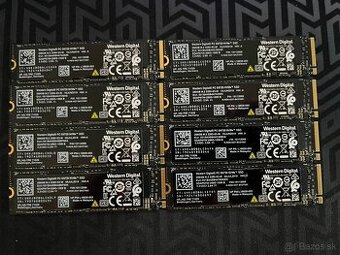 8x 256GB SSD NVMe / Western Digital Gen3 - 100% stav - 1
