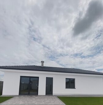 4i samostatne stojaci bungalov most pri Bratislave
