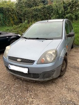 Ford Fiesta havarovaná