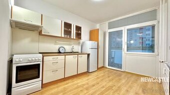 NEWCASTLE⏐PRENÁJOM, 3 izbový byt (72m2) + logia