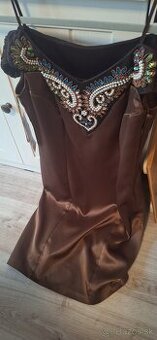 Prenádherné spoločenské šaty